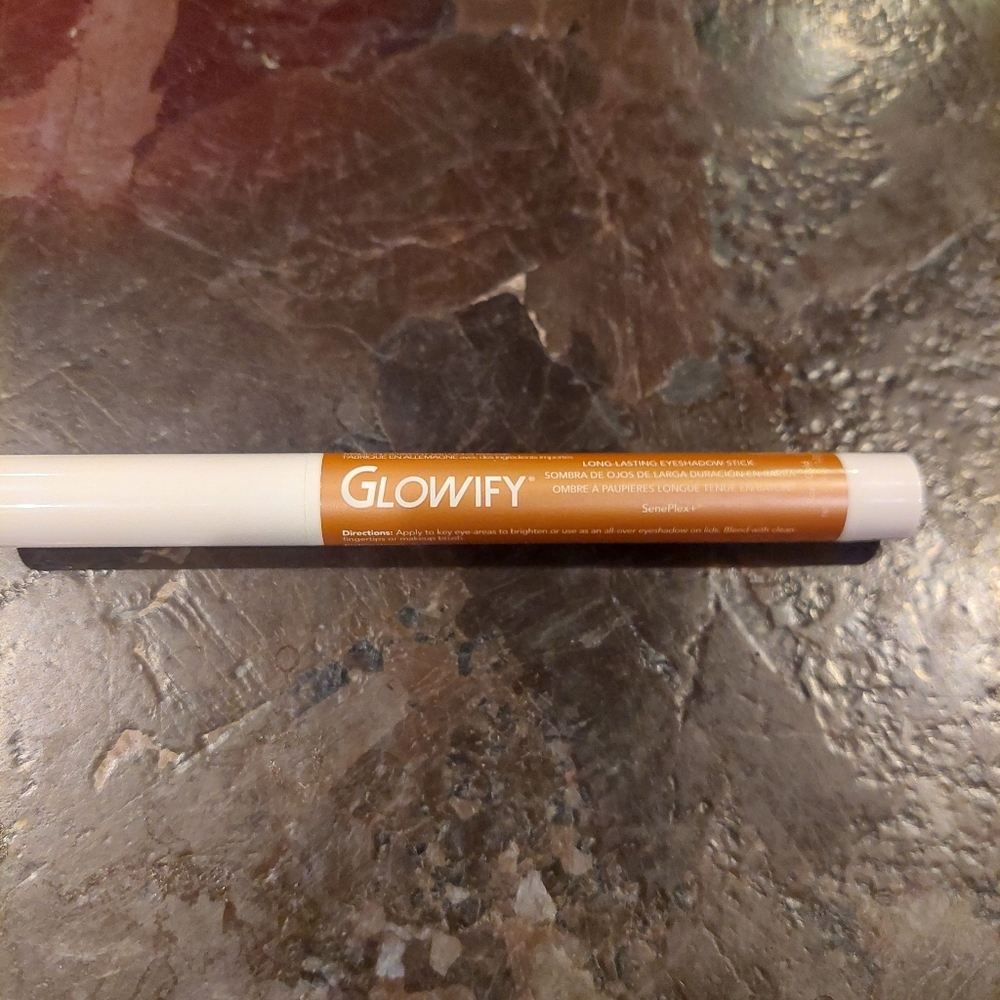 Rose Gold - Glowify Eyeshadow Stick- Rose Gold
